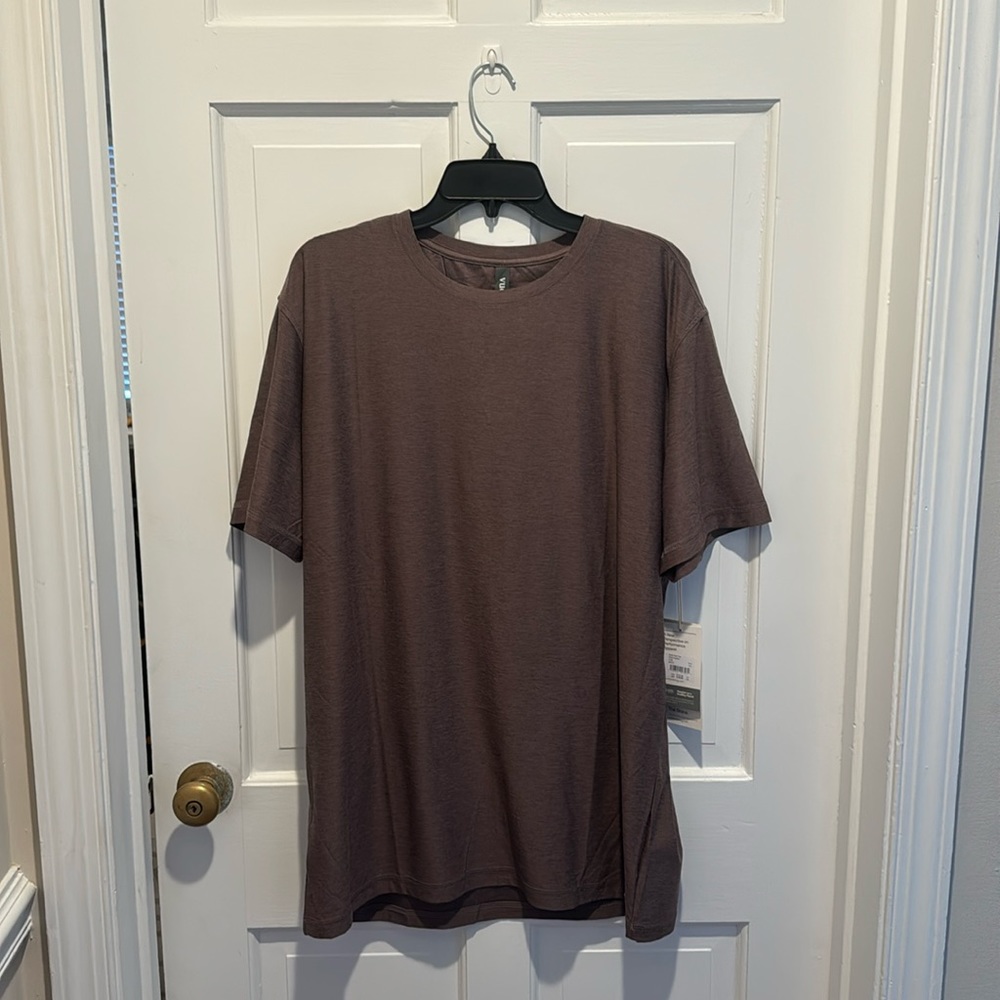 VUORI BRAND NEW Men’s Mauve Dusty Pink Strato Tech Tee Size XXL